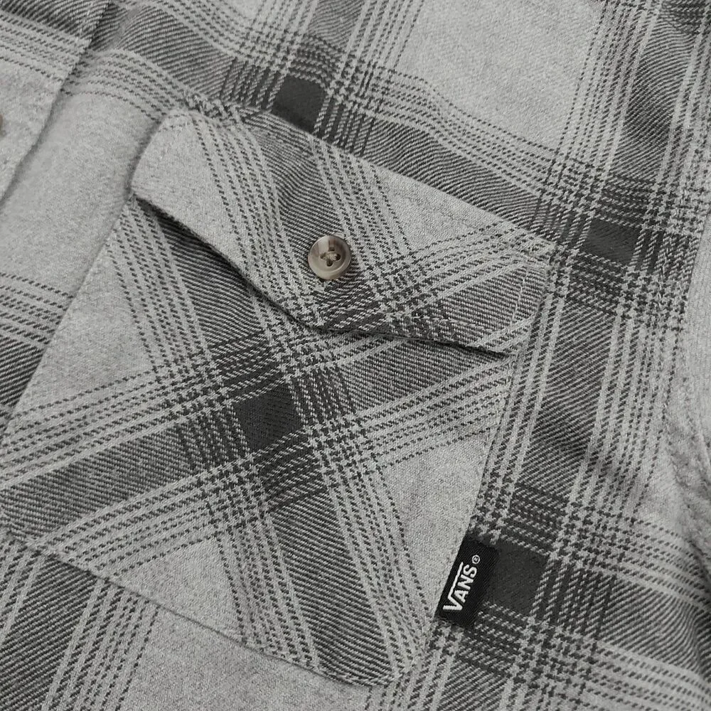 Vans Flannel Shirt Mens Small Gray Plaid Cotton Long Sleeve Classic Fit Soft